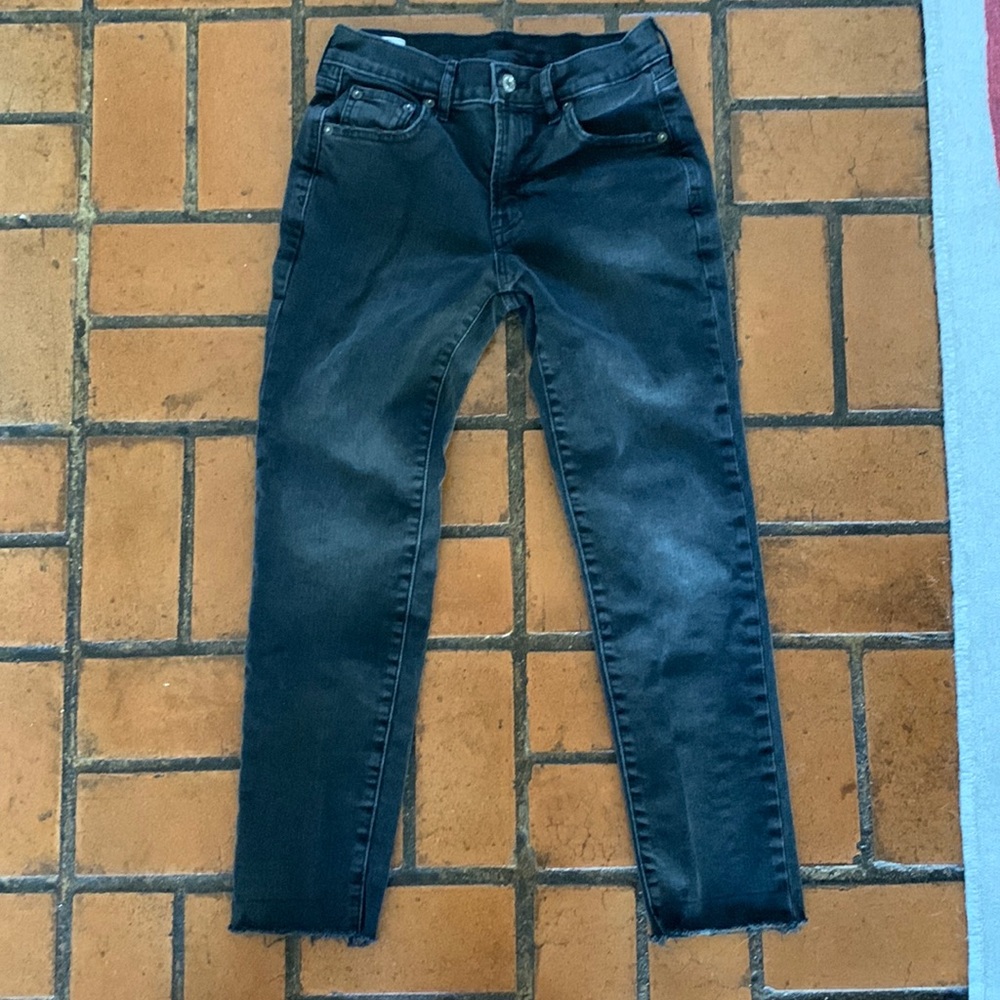 GAP Girlfriend Mid-rise black jean. Size 24/ 00 P